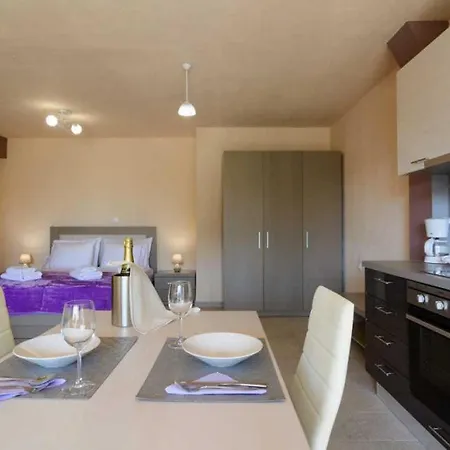 Nico E Marie & Maison, 70m To Beach, Lejlighed